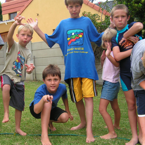 The-Cousins - Action poses - December 2004