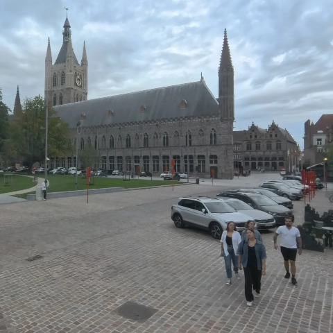 Vandenpeereboomplein in Ypres